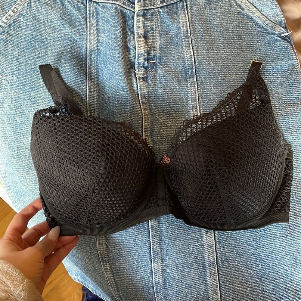 Victoria’s Secret Luxe Lingerie Plunge Bra